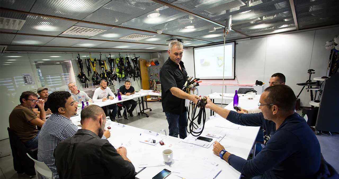 Dlaczego przeglądy SOI (środków ochrony indywidualnej) są konieczne — uzasadnienie praktyczne i prawne